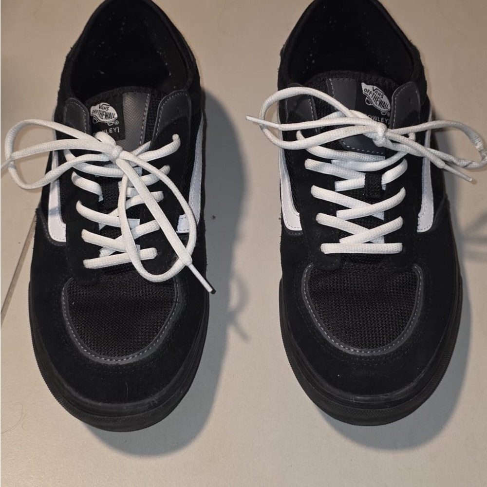 Vans Men's Black and White Sneakers